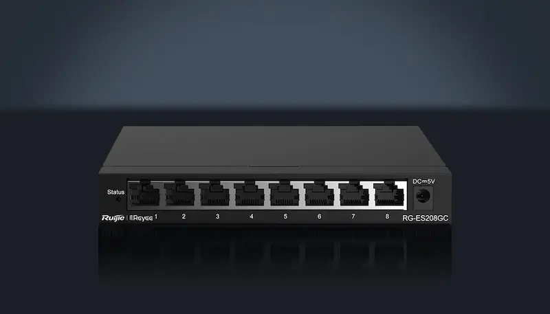 Image du switch RG‑ES208GC, boîtier compact avec 8 ports RJ‑45 Gigabit, fanless, gestion via QR code pour Ruijie Cloud.