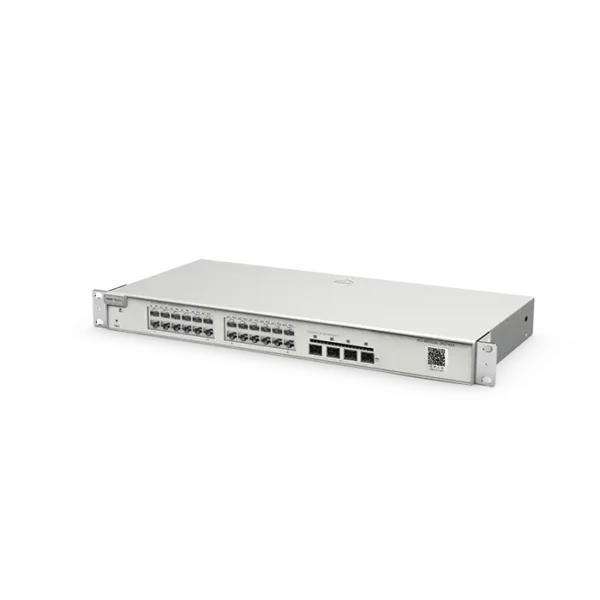 Image du switch RG‑NBS5200‑24GT4XS, boîtier rack 1 U 24 ports RJ‑45 Gigabit + 4 SFP+, design fanless, niveau 3.