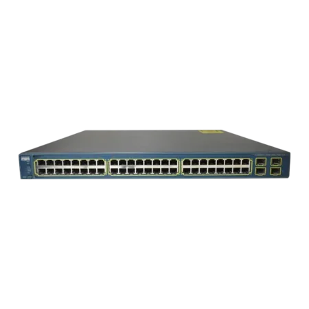 Switch Cisco WS-C3560-48TS-S avec 48 ports Fast Ethernet et 4 uplinks SFP Gigabit.