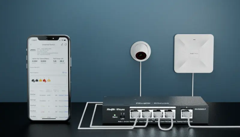 Image du RG‑ES205GC‑P, switch compact 5 ports Gigabit (4 PoE+), compatible Ruijie Cloud, alimentation PoE intégrée.